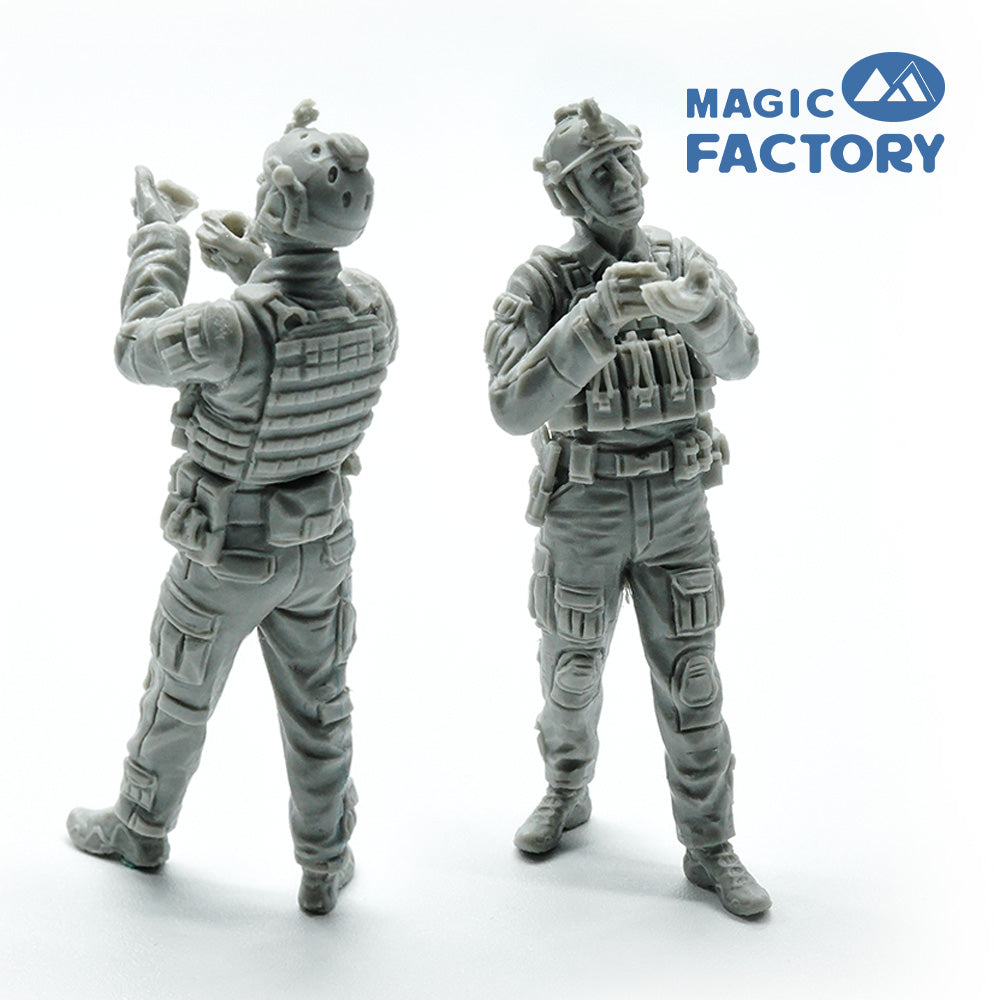 1/35 FIM-92 Stinger/FGM-148 Javelin Operators Set By MAGIC FACTORY