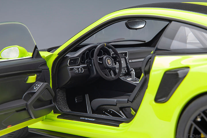 Autoart 1/18 Porsche 911 GT2 RS Weissach package - Acid Green