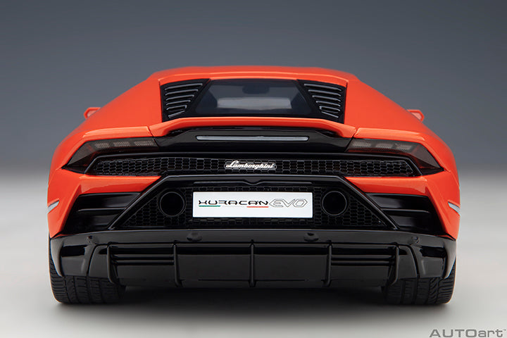 AutoArt LAMBORGHINI HURACAN EVO (ARANCIO XANTO) 1:18
