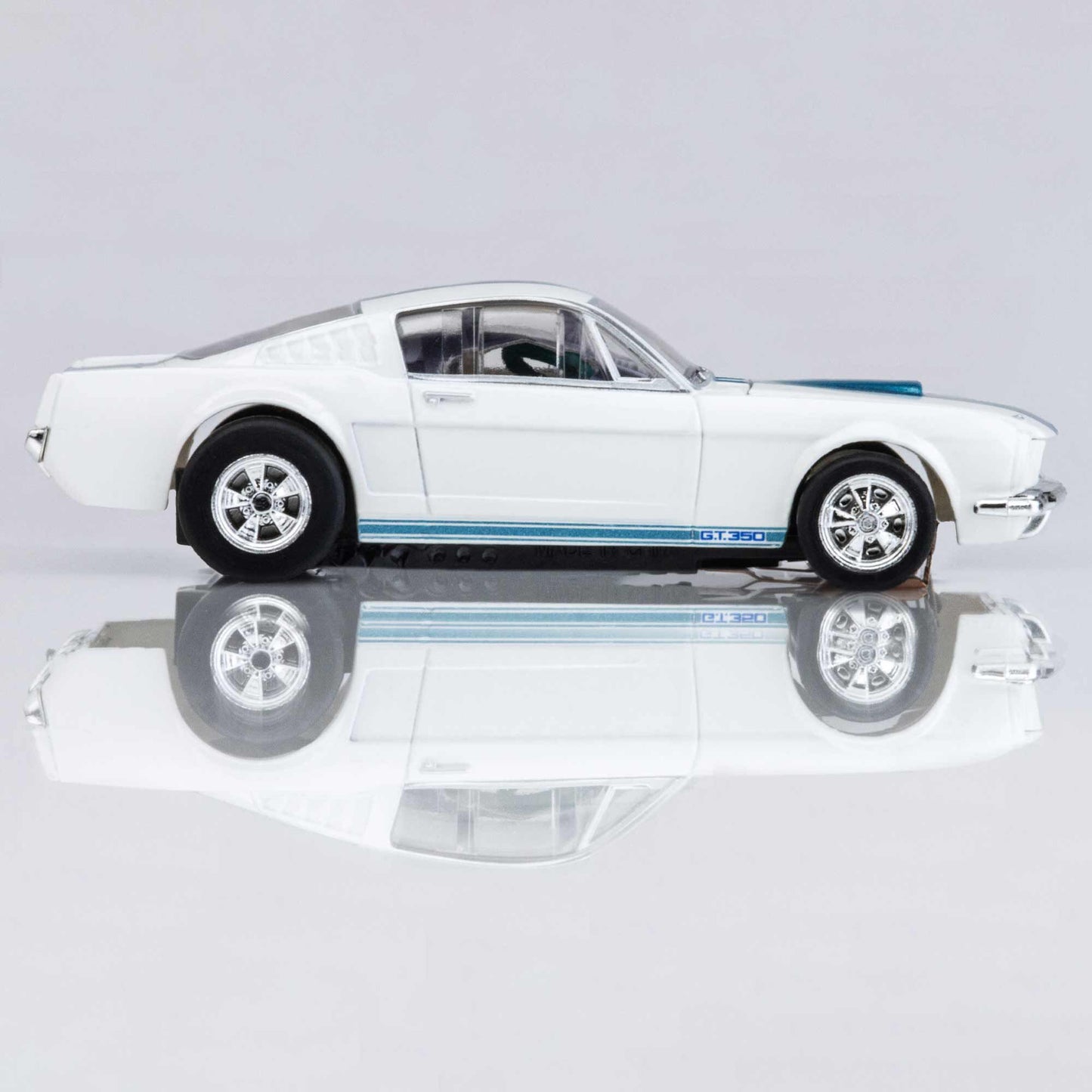 AFX Shelby GT350 1965 White/Blue