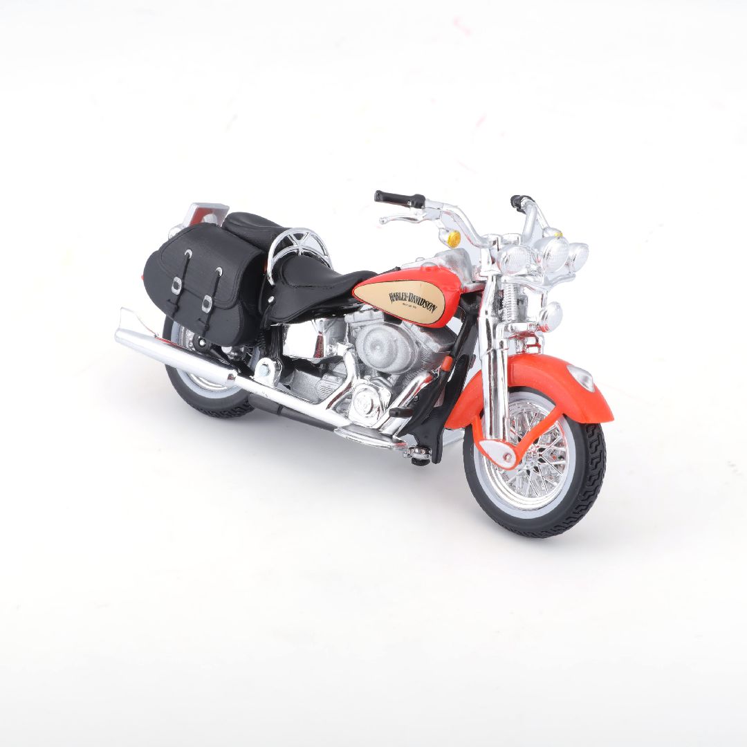 Maisto 1/24 Harley Davidson '01 FLSTS Heritage Springer + '50 Chevy 3100 (Cream)