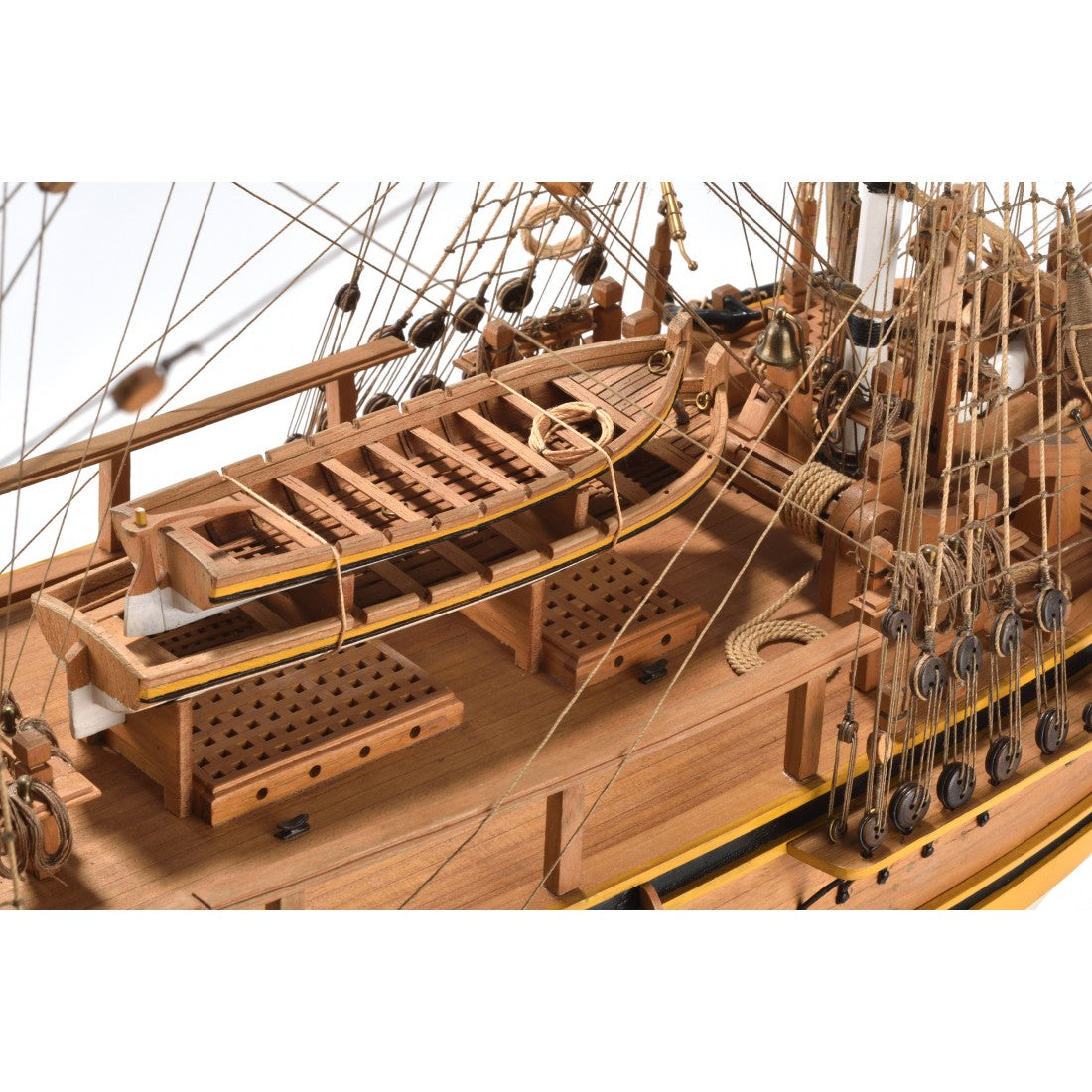 Amati 1432 1/60 H.M.S. Bounty Royal Navy 1787