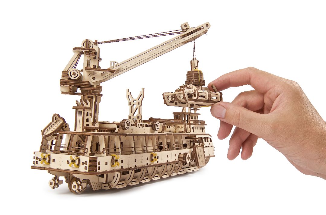 UGears Research Vessel - 575 pieces
