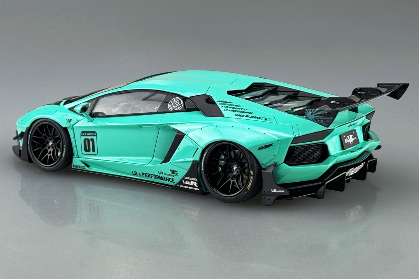 Aoshima LB-WORKS 1/24 Lamborghini Aventador Limited Edition Ver.2