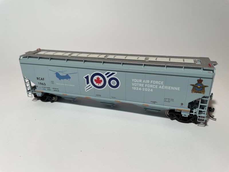 1963 Boeing Vertol CH-113 Labrador North American Railcar - HO Scale - RCAF 100th Anniversary Cars (single)