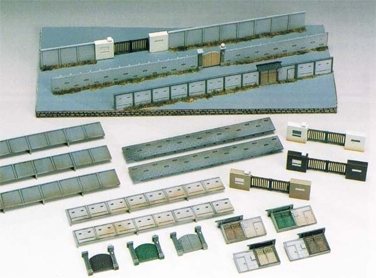 Greenmax 2166 Gate and Wall Set (N scale)