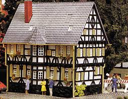 Heljan Down Town House #1798 HO Scale