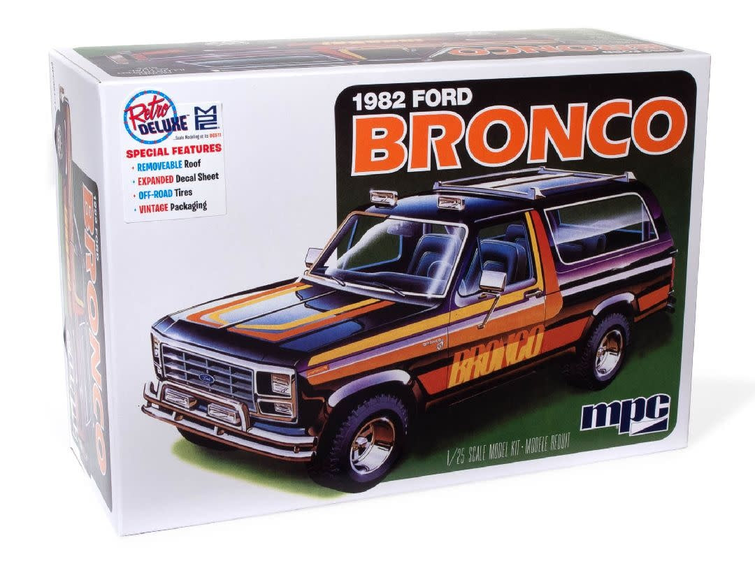 1/25 1982 Ford Bronco By MPC PLASTIC MODELS