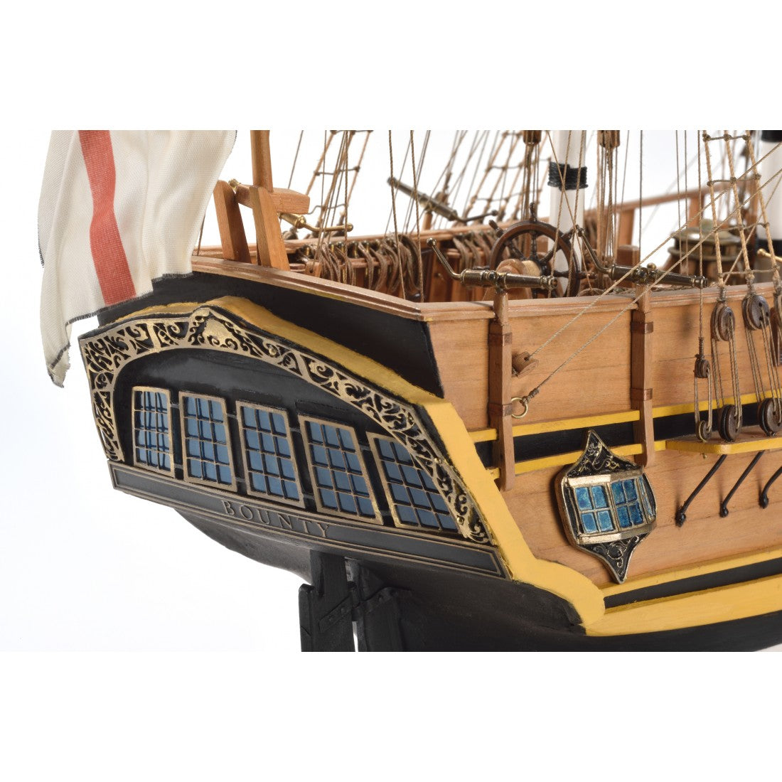 Amati 1432 1/60 H.M.S. Bounty Royal Navy 1787