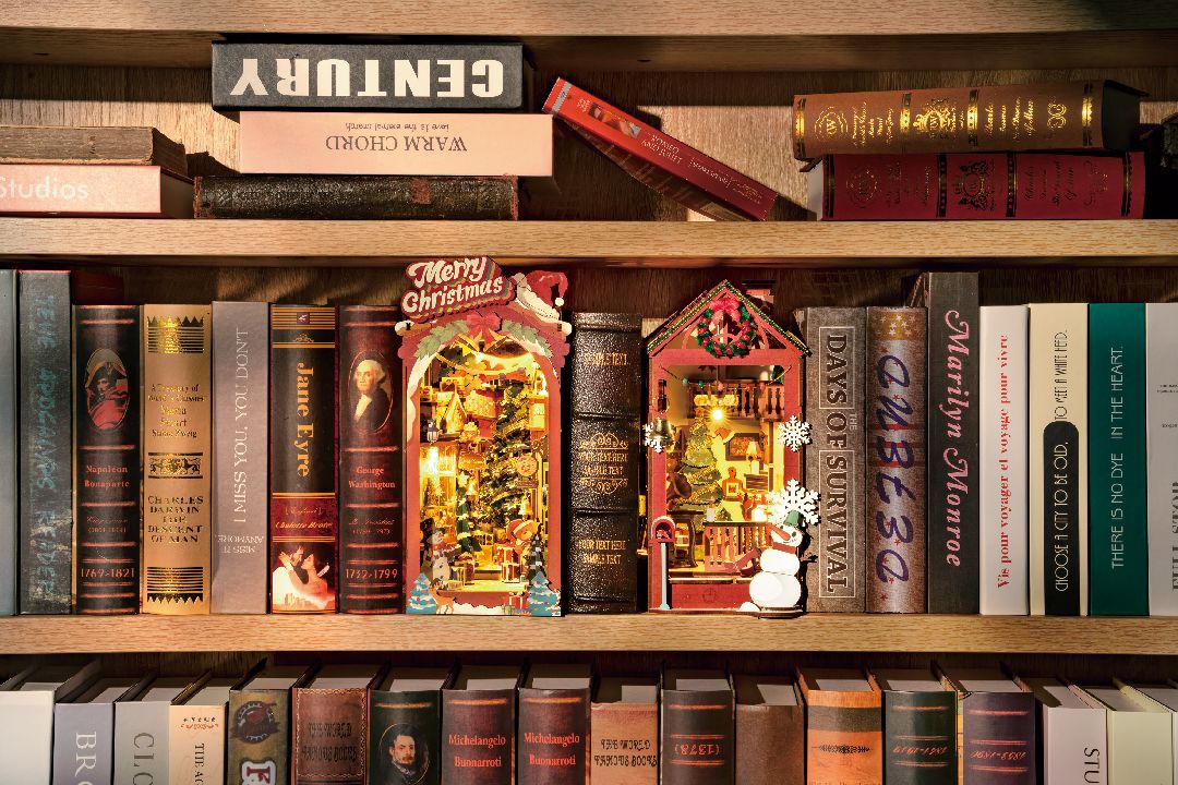 Rolife Christmas Street Book Nook Shelf Insert