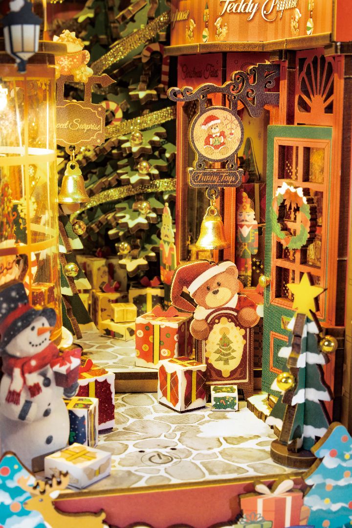 Rolife Christmas Street Book Nook Shelf Insert